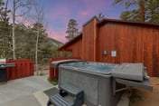 Cabin 2- Two BR Cabin w Hot Tub