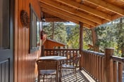 Cabin 5- Private Cabin w King bed, kitchen, porch