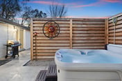 Hot Tub, Putt-Putt, and Family Friendly Summer Escape!