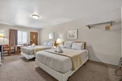 Eagle Motel Suite 110