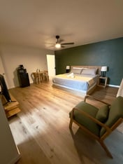 Eagle Motel Suite 122