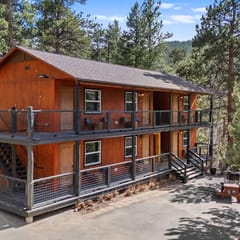 Cabin16 - King Bed, Kitchenette & Bath