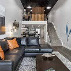 Industrial-Chic Loft with King Bed Close to Shops!