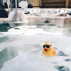 Spacious & Pet Friendly- Hot Tub & Mountain Views