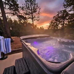 Peaceful Hot Tub Home with Mountain Views!