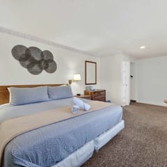 Eagle Motel Suite 100