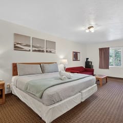 Eagle Motel Suite 107