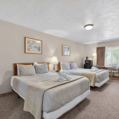 Eagle Motel Suite 114