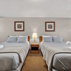 Eagle Motel Suite 121
