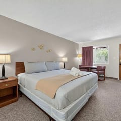 Eagle Motel Suite 224