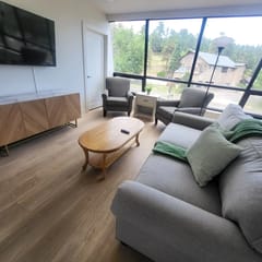 Modern Stay in the Heart of Evergreen!
