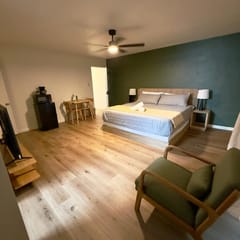 Eagle Motel Suite 122