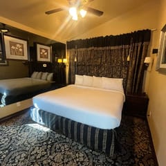 Shortys Room - East