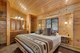 Cabin 8-Cozy King Loft Cabin 5 Min to RMNP