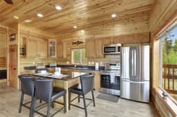 Cozy Deer Valley Cabin: Views, Fireplace & Deck