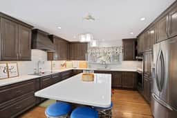 DU Haven: Hot Tub, Outdoor TV Lounge &3 Full Baths