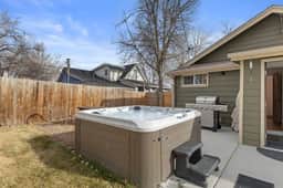 Erie Escape-Billiards Table- Skee-Ball- Hot Tub!
