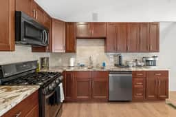 Spacious & Pet Friendly- Hot Tub & Mountain Views