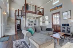 Scenic Mountain Cabin with Modern Interior