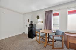 Eagle Motel Room  100