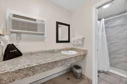 Eagle Motel - Room 107