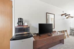 Eagle Motel Room  226