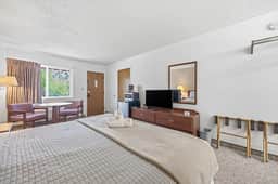 Eagle Motel Room  226