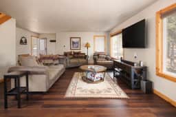 Private Mountain Retreat w Hot Tub,Games &Views! 