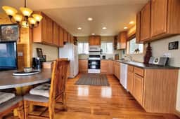 Panoramic Mountain View Home with Hot Tub!