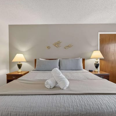Eagle Motel Room  225