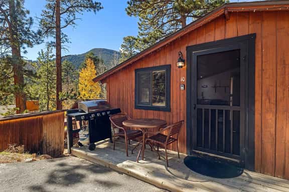 Cabin 10- King Cabin, Mins to RMNP! - Image 1