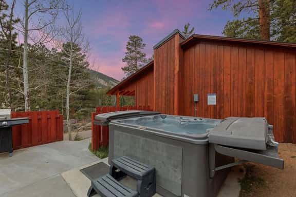 Cabin 2- Two BR Cabin w Hot Tub - Image 1