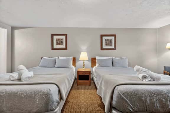 Eagle Motel Suite 121 - Image 1