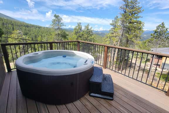 Hot tub and seclusion at Stone Cliff Cabin! - Image 1