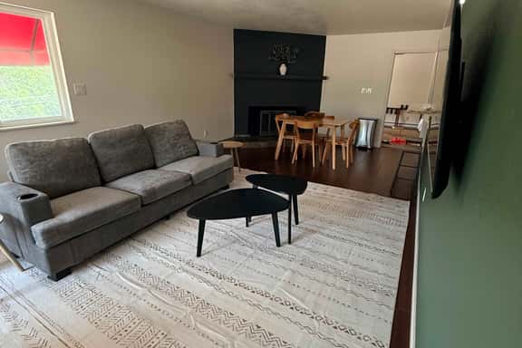 Eagle Motel Suite 223 - 2 bedroom with kitchenette - Image 1