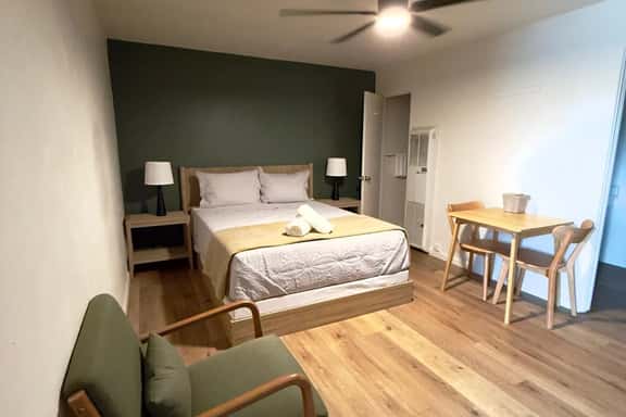 Eagle Motel Suite 123 - Image 1