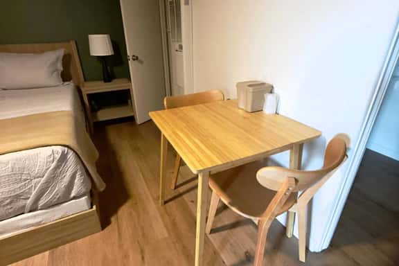 Eagle Suite 122-123: Two-Room Group Accommodation - Image 1