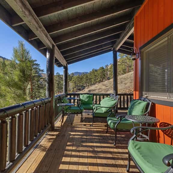 Cabin 9- Spacious cabin- 4 King beds- 2 baths - Image 1