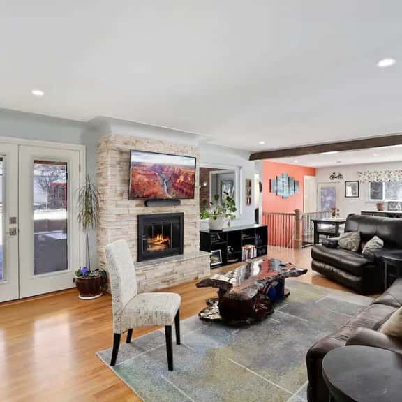 DU Haven- Hot Tub, Outdoor TV Lounge &3 Full Baths - Image 1