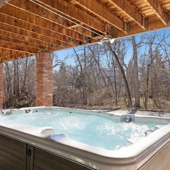 Ultimate Treehouse Mansion w/ Swim Spa, Sleeps 31 - Image 1