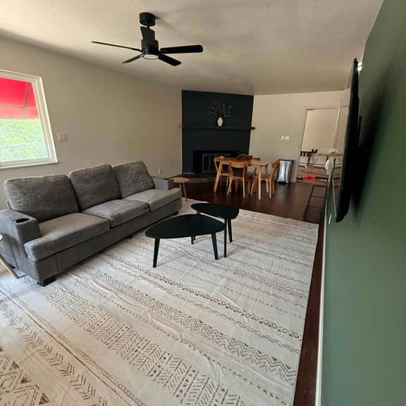 Eagle Motel Suite 223 - 2 bedroom with kitchenette - Image 1