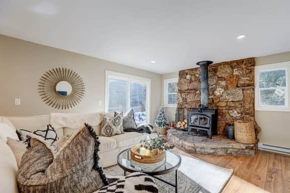 Breck Cabin | Game Room & 10 minutes to Slopes