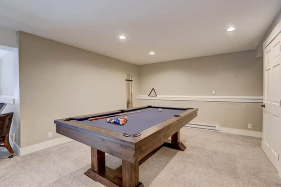 Breck Cabin | Game Room & 10 minutes to Slopes
