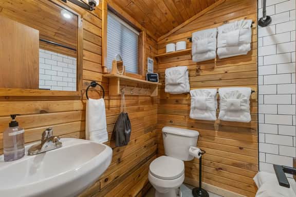 Cabin 1- Hot Tub, Grill- Mins to RMNP! - Image 2