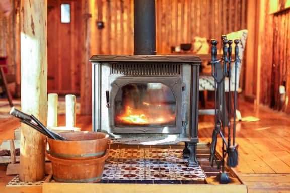 Cozy Creekside Getaway!