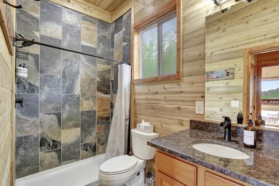 Cozy Deer Valley Cabin: Views, Fireplace & Deck