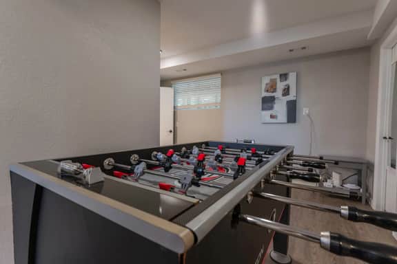 Family Friendly Mountain Views- Hot Tub- Foosball