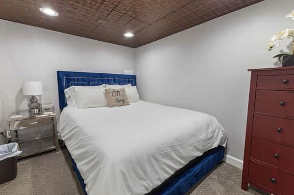 Updated Loft in a Convenient Area! - Image 5