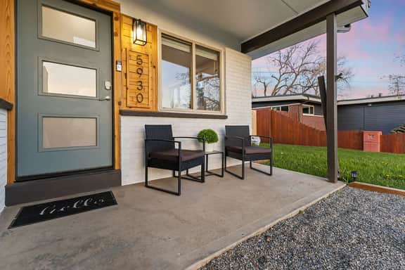 Sauna- Hot Tub- Garage Game Room- Outdoor Dining