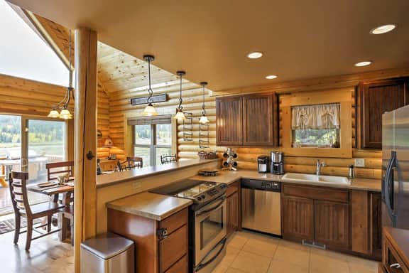 Secluded Alma Log Cabin | Hot Tub | Mountain View